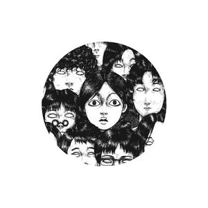 情侣把冰块放在女方的屁股上变态文
