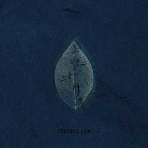 情侣把冰块放在女方的屁股上变态文
