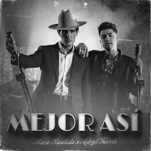 情侣把冰块放在女方的屁股上变态文
